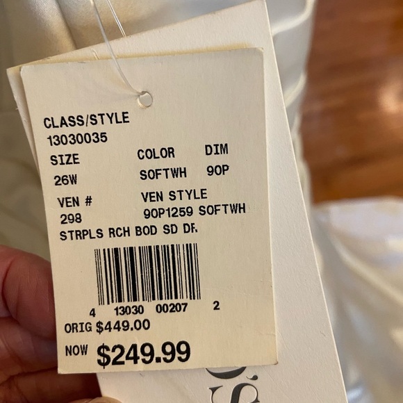 David’s Bridal NWT Soft White Strapless Wedding Gown Women’s Size 26 W Plus - Picture 15 of 15